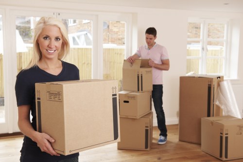 Packing and storage service for Roehampton moves