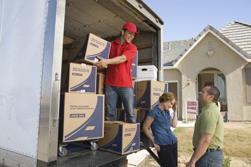 Hiring the right removal truck for moving furniture in Roehampton
