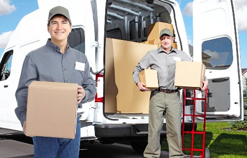 Local removal van for Roehampton relocation
