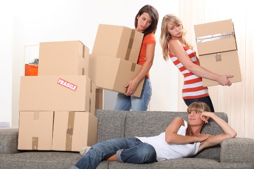 Household packing and moving preparation for Roehampton van hire