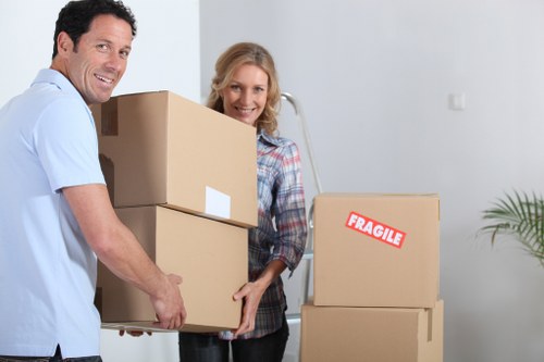Furniture loading and delivery support in Roehampton